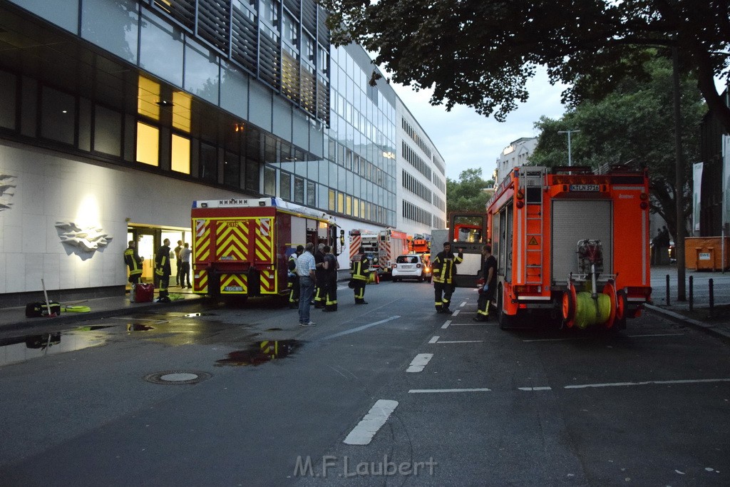 Feuer 2 WDR Koeln Altstadt Nord An der Rechtschule P154.JPG - Miklos Laubert